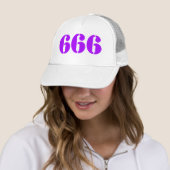 Casquette 666 (violet) (En situation)