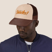 Casquette Alimenté par des snacks, rose drôle (En situation)