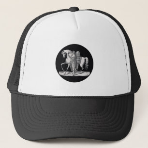 Casquette Ange classique à côté du majestueux cheval