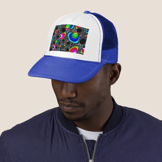 Casquette Arc-en-ciel global - Fractal (En situation)