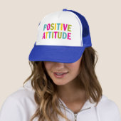 Casquette Attitude positive dans des couleurs lumineuses (En situation)