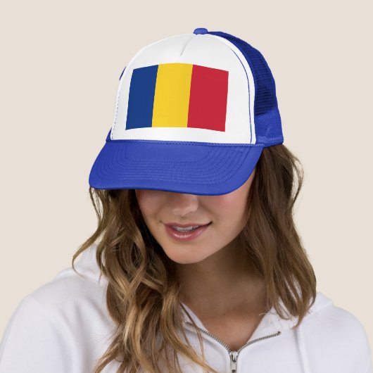 Casquette avec drapeau de Roumanie (En situation)