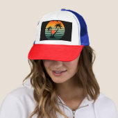 Casquette avec le soleil et le design d'arbre qui  (En situation)