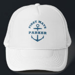 Casquette Bateau d'Ancre nautique Bateau de marine<br><div class="desc">Casquette de bateau sur mesure avec ancre marine bleue lisant FIRST MATE et votre nom personnalisé. Un cadeau idéal pour une excursion en bateau,  votre propre voilier,  yacht ou équipage de bateau.</div>
