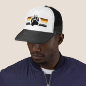 Casquette Bear Pride couleurs rayures et Bear Paw (En situation)