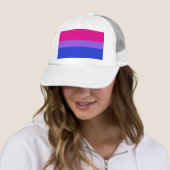 Casquette Bi Pride Bold (En situation)