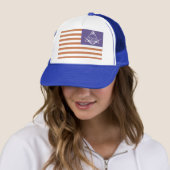Casquette blanc et paranoïde rouges (En situation)