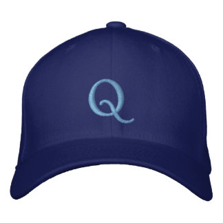 Casquette Brodée # 1 "Q" par : Opal01