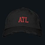Casquette Brodée ATL "Atlanta" Monogramme rouge et noir Vintage<br><div class="desc">ATL "Atlanta" Monogrammé brodé Rouge sur casquette en coton noir vintage. Fait un cadeau merveilleux pour tous ceux qui aiment Atlanta GA! De plus, si vous préférez avoir votre monogramme personnel, sélectionnez simplement le bouton "Personnaliser ce modèle" pour entrer vos initiales de nom. La broderie est personnalisable à d'autres choix...</div>