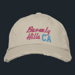 Casquette Brodée Beverly Hills CA Style Vintage rose et turquoise<br><div class="desc">Beverly Hills CA Rose et Turquoise brodés sur casquette en coton de style vintage beige. La broderie est personnalisable à d'autres choix de couleurs en sélectionnant le bouton "Modifier la conception" de l'outil. Vous pouvez également choisir la couleur du casquette sur la page principale de l'article.</div>
