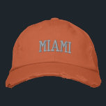 Casquette Brodée Bleu MIAMI et orange Vintage style déprimé<br><div class="desc">MIAMI Bleu Brodé vintage style défoncé casquette en coton orange. Fait un cadeau merveilleux pour toute personne qui aime Miami FL! Si vous préférez avoir votre texte personnel, il vous suffit de cliquer sur le bouton "Personnaliser ce modèle" pour entrer votre choix de texte personnalisé. La broderie est également personnalisable...</div>