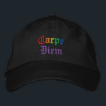 Casquette Brodée Carpe Diem - Pride<br><div class="desc">Prenez le jour et montrez votre fierté de ce que les jours apporteront.</div>