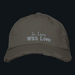 Casquette Brodée Citation d'amour rose rustique gris Vintage<br><div class="desc">Citation d'amour personnalisée,  brodé rose et blanc Distressed Chino Twill,  casquette de baseball gris. Un joli accessoire ou une idée cadeau d'anniversaire.</div>