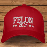 Casquette Brodée Donald Trump 2024 condamné Felon<br><div class="desc">Donald Trump 2024, ce drôle de casquette rouge pour le père, le mari, l'ami ou qui que ce soit de sympathisant de Trump, fait une déclaration audacieuse. Felon 2024 avec étoiles blanches sur un casquette rouge classique. Casquette rouge avec un message de fierté patriotique ! Un casquette rouge populaire cool...</div>