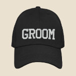 Casquette Brodée Groom Simple Moderne Typographie Mariage Personnal<br><div class="desc">Groom Simple Moderne Typographie Mariage Personnalisé Brodé Baseball Casquette comprend le texte simple moderne brodé "Groom". Parfait comme cadeau pour le marié pour sa lune de miel ou sa fête de baccalauréat. Créé par Evco Studio www.zazzle.com/store/evcostudio</div>