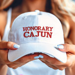 Casquette Brodée Honoraire Cajun Red sur blanc<br><div class="desc">Un Cajun honoraire officiel pour la greffe de Louisiane !</div>