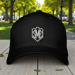 Casquette Brodée Initiales Monogrammes Crest Personnalisées<br><div class="desc">Monogram Crest Monogrammed Initiales Personnalisé Brodé Casquette de baseball comprend le simple monogramme brodé moderne de vos initiales à l'intérieur d'une bordure de crête. Parfait comme cadeau pour la famille et les amis pour l'anniversaire,  Noël,  Fête des pères,  Fête des Mères,  mariages et plus. Créé par Evco Studio www.zazzle.com/store/evcostudio</div>