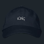Casquette Brodée KING Royal Fashion avec cette couleur marine-casqu<br><div class="desc">Reposez-vous à la mode royale avec ce casquette de la marine portant le "KING" brodé sur le devant. Fabriqué en coton doux avec une sangle réglable pour un ajustement confortable,  il est parfait pour ajouter une touche de réalité à toute tenue.</div>