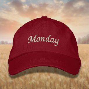 Casquette Brodée Lettrage lundi dans crème à beurre