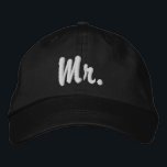 CASQUETTE BRODÉE M.<br><div class="desc">"M." Casquette de baseball pour la mariée. Voir mes autres modèles pour correspondre "Mme" Casquette de baseball.</div>