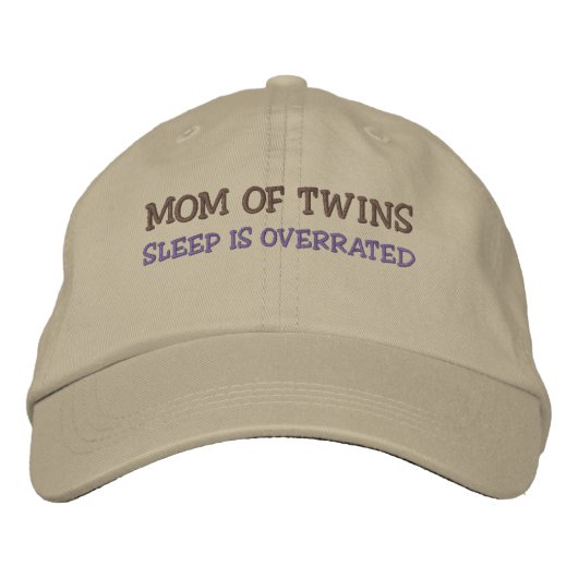 Casquette Brodée Maman de Twins DORMIR EST SURVEILLÉE (Devant)