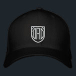 Casquette Brodée Papa Simple Typographie Moderne Personnalisé<br><div class="desc">Le Casquette de baseball brodé personnalisé Papa est un simple texte brodé moderne "Papa". Parfait comme cadeau pour papa pour la Fête des pères,  Noël,  anniversaire et plus. Créé par Evco Studio www.zazzle.com/store/evcostudio</div>