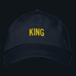 Casquette Brodée Personnalisé KING Brodé Style Marine-Casquette aju<br><div class="desc">Élevez votre garde-robe décontractée avec le Casquette ajustable personnalisé KING Text. Doté d'une impressionnante broderie "KING" en caractères gras, ce casquette de marine allie style et confort. La sangle réglable assure un ajustement douillet et personnalisé pour une tenue toute la journée.</div>