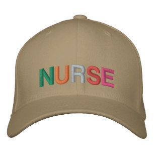 Casquette Brodée police de bloc multicolore infirmière