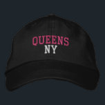 Casquette Brodée QUEENS NY Simple Hot rose et blanc sur noir<br><div class="desc">Jolie QUEENS NY Hot Pink et White brodé sur casquette en coton noir. La broderie est personnalisable à d'autres choix de couleurs en sélectionnant le bouton "Modifier la conception" de l'outil. Vous pouvez également choisir la couleur du casquette sur la page principale de l'article.</div>