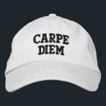 Casquette Brodée "Saisir la journée" Carpe Diem (Latin)<br><div class="desc">Carpe Diem est latine pour "Saisir la journée". Rappelez-vous aux autres de prendre chaque jour comme une occasion.</div>