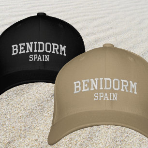 Casquette Brodée Tenue de vacances à la plage à Benidorm Espagne