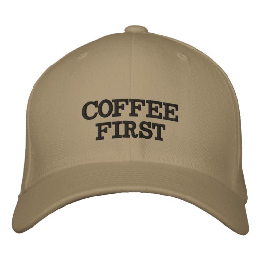 Casquette Brodée Texte en gras Café d'abord (Devant)