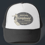 Casquette Chapeau de Trucker Club Surf<br><div class="desc">Le North Short Longboard Surfing Club,  Dans l'esprit des traditions insulaires et de l'aloha. Oahu,  Hawaï. Ce badge de club de surf en détresse s'inspire des clubs de surf des années soixante. Ces modèles sont offerts en cinq coloris : marine,  olive,  latte,  gris et bordeaux.</div>