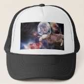 Casquette Chat d'astronaute chassant une tranche de pizza (Devant)