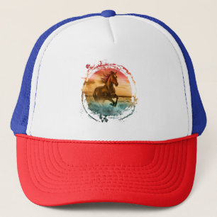 CASQUETTE CHEVAL COURANT SUR LE PAYSAGE MARIN AU BORD DE MER