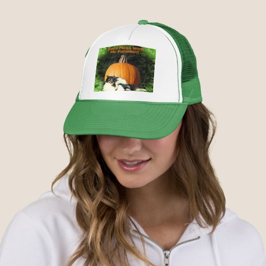 Casquette Chien protégeant le grand Citrouille (En situation)