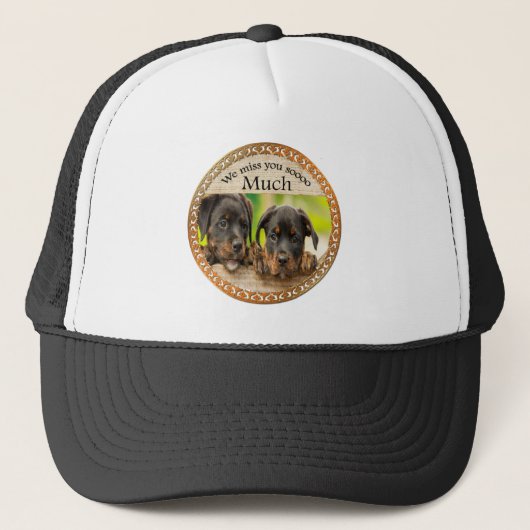 Casquette Chiens de chiot mignons avec un visage triste (Devant)