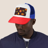 Casquette Citrouilles colorés : Élégance d'automne foncé. (En situation)