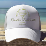 Casquette Cocktail de plage Margarita Bachelorette<br><div class="desc">Margs & Matrimony sacs fourre-tout de fin de semaine rétro bachelorette avec une palette de couleurs vertes rafraîchissantes qui apporte une touche d'ambiance tropicale à votre célébration. Un cadeau parfait pour vos filles,  customisez-le avec le nom de chaque invité et commençons cette fête.</div>