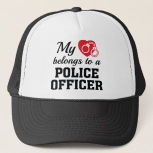 Casquette Coeur Appartient au policier