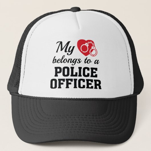 Casquette Coeur Appartient au policier (Devant)