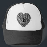Casquette COEUR DE LACE CUPID, noir et blanc<br><div class="desc">Coeur de dentelle élégant et cool avec cupide. Conception et développement graphique numérique en style vintage par Bulgan Lumini (c) .Facile à customiser avec votre propre texte comme une carte faire-part / cartes de visite / enregistrer les cartes de remerciement / cartes / , douches nuptiales, anniversaires, fêtes, douches fiançailles,...</div>
