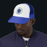 Casquette Conception de parcours de golf bleu marine et blan<br><div class="desc">Un design de golf bleu marine simple sur mesure avec un nom de club de golf personnalisable et un slogan.</div>