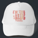 Casquette Cool C'est moi Salut Je suis la mariée Son moi Per<br><div class="desc">Voici le Cool It's Me Hi I'm the Bride It's Me Personnalisé Trucker Hat - un accessoire tendance et mignon dans une délicieuse teinte rose corail pêche qui capture l'essence de votre ère de la mariée. Ce camionneur personnalisé n'est pas seulement une déclaration de mode, mais un symbole de votre...</div>