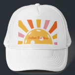 Casquette Cool Retro Sunburst Personnalisé Pickleball<br><div class="desc">Super fun pickleball casquette avec un sunburst de pickleball rétro et votre texte personnalisé. Ajoutez un nom de joueur, un nom de club de pickleball, un dicton amusant, etc. Fait le cadeau/souvenir parfait pour toute fête de pickleball ou tournoi ou événement spécial de pickleball. Obtenez des casquettes correspondants pour votre...</div>