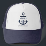 Casquette Correspondance de groupe de famille de chemises de<br><div class="desc">Mettez votre voile dans le style avec notre casquette "Custom Cruise Shirt Family Matching". Personnalisez-le avec votre nom de famille ou votre groupe pour une touche d'unité. Parfait pour capturer ensemble des souvenirs chéris de vos aventures. Que vous exploriez des ports exotiques ou que vous vous allongiez sur le pont,...</div>