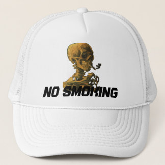 Casquette Crâne non-fumeurs avec la cigarette