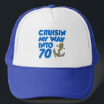 Casquette Cruisin' My Way<br><div class="desc">Cruisin' My Way Into a 70 camions. A great a to wear while you're celebrating your seventieth birthday on a cruise ship. Objets a cartoon anchor. Great for anyone turning seventy and loves cruises,  boats and the water.</div>