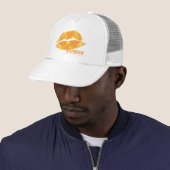 Casquette Damassé jaune-orange (En situation)