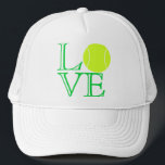 Casquette de camionneur d'amour de tennis<br><div class="desc">Ce casquette "d'amour de tennis" est sûr de marquer quelques points avec des joueurs de tennis. (Qui s'appelle, "ironie, " enfants.) Le casquette définit le mot, "AMOUR" en vert, ouvrent le lettrage fait face, tout en à l'aide d'une balle de tennis pour le "O". La conception travaille sur beaucoup de...</div>